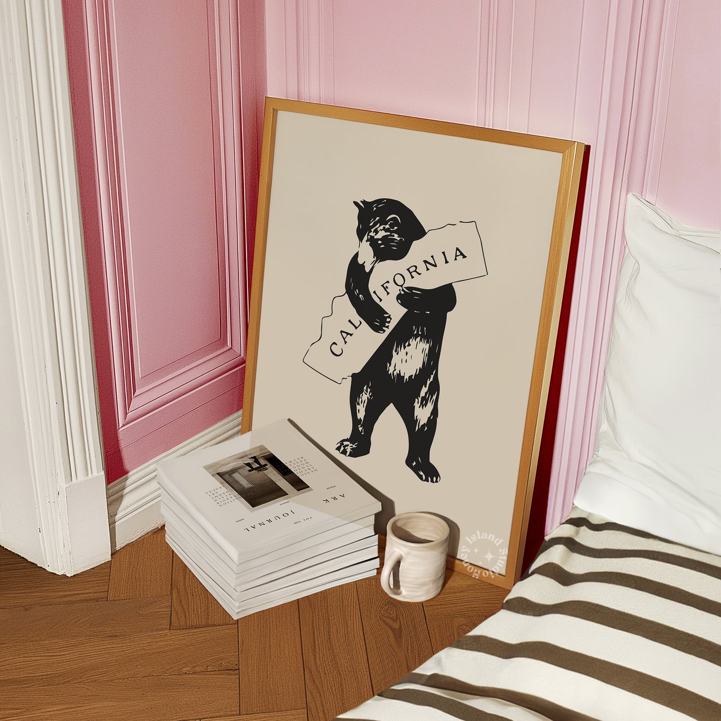 Retro California Bear Hug - Beige/Black