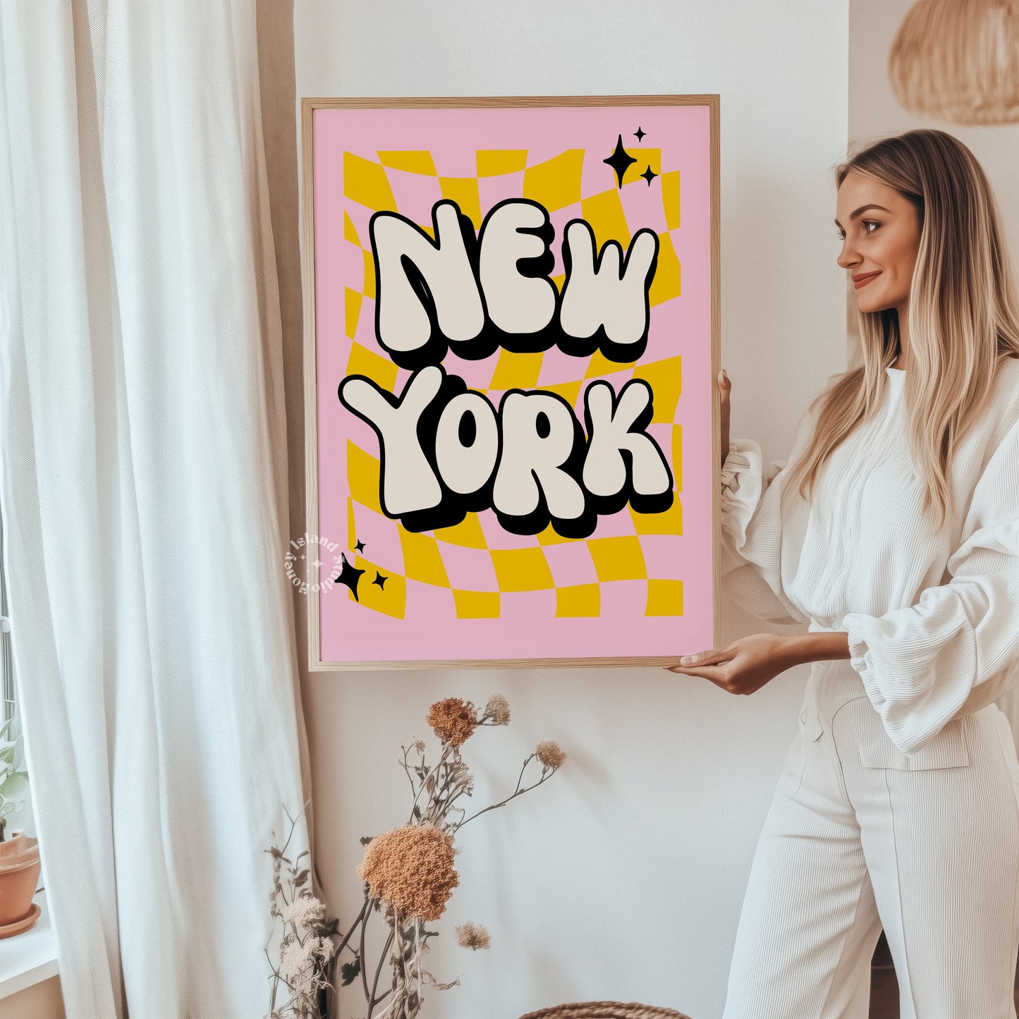 Funky New York Decor – Groovy Wall Print with Retro Style New York Funky Print - Pink