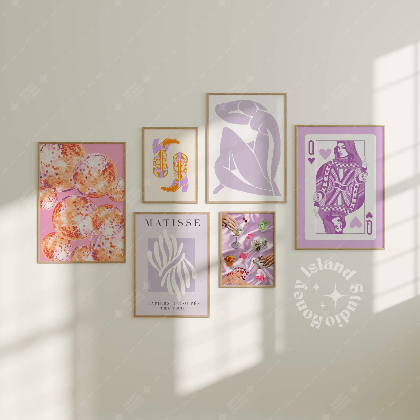 Queen Of hearts Champagne Poster Lilac